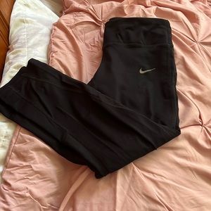 Nike cropped leggings